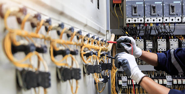 Professional Electrician technician working in Lexington, OH